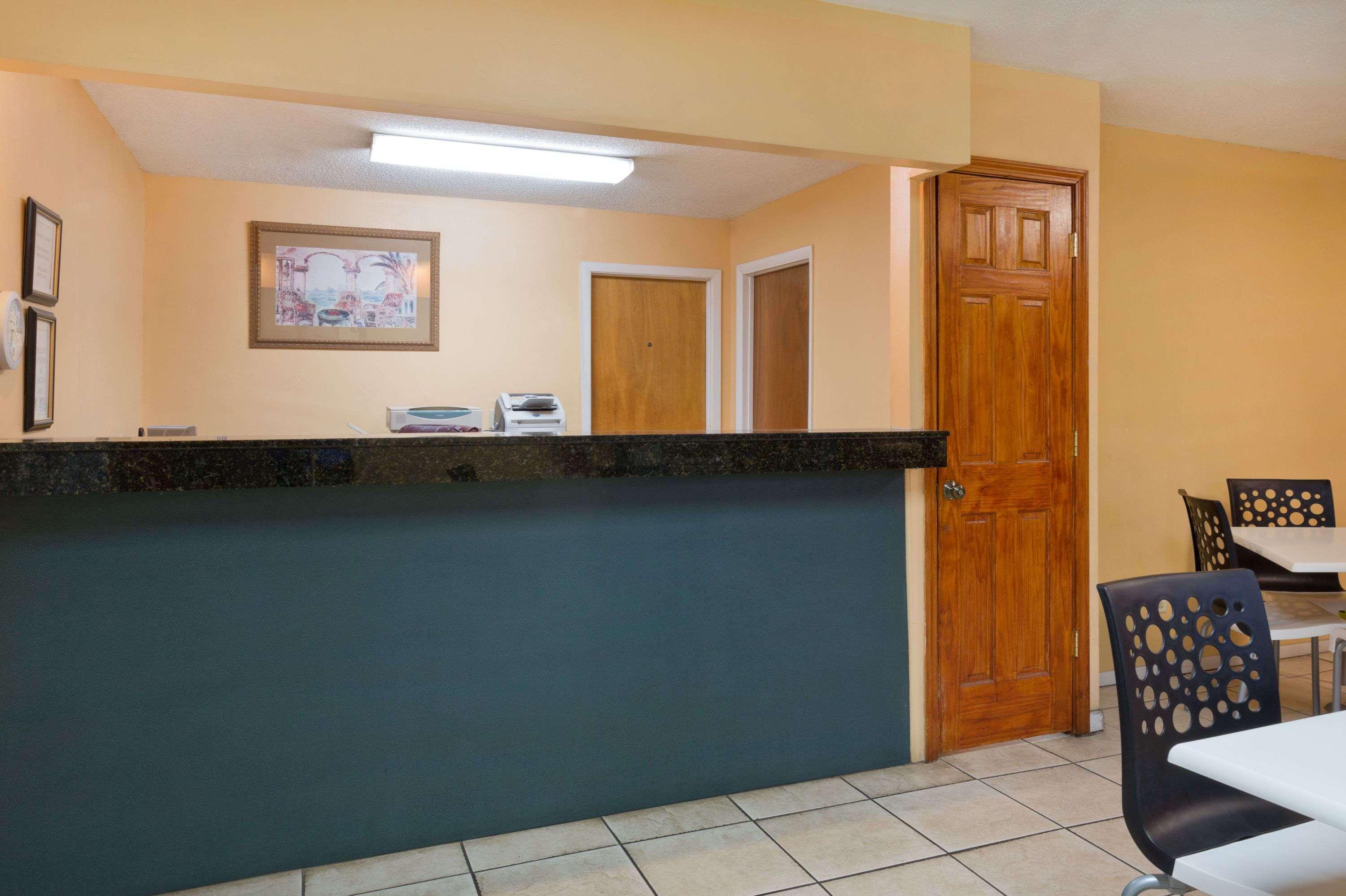 Hotel Super 8 By Wyndham Chipley Esterno foto