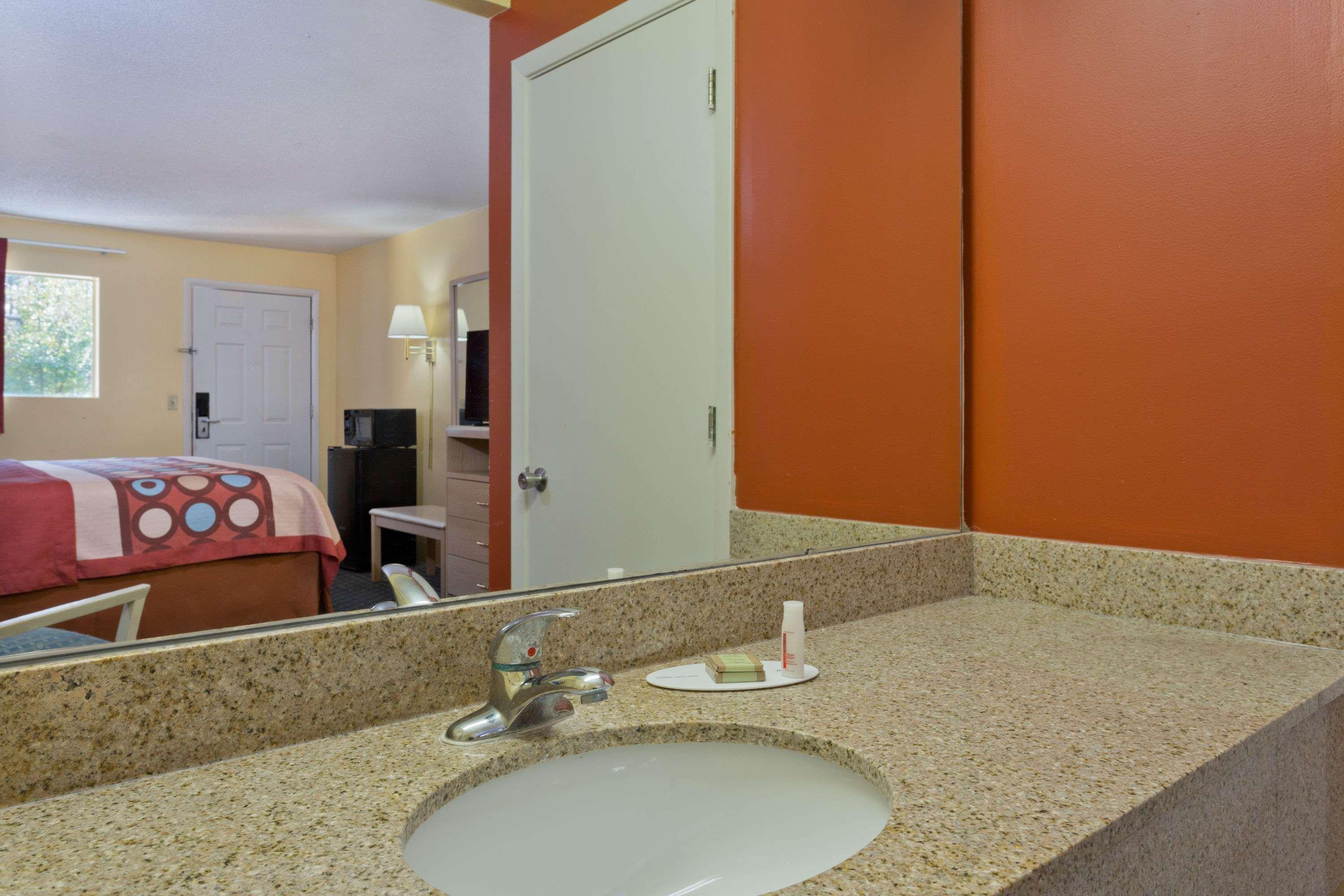 Hotel Super 8 By Wyndham Chipley Esterno foto