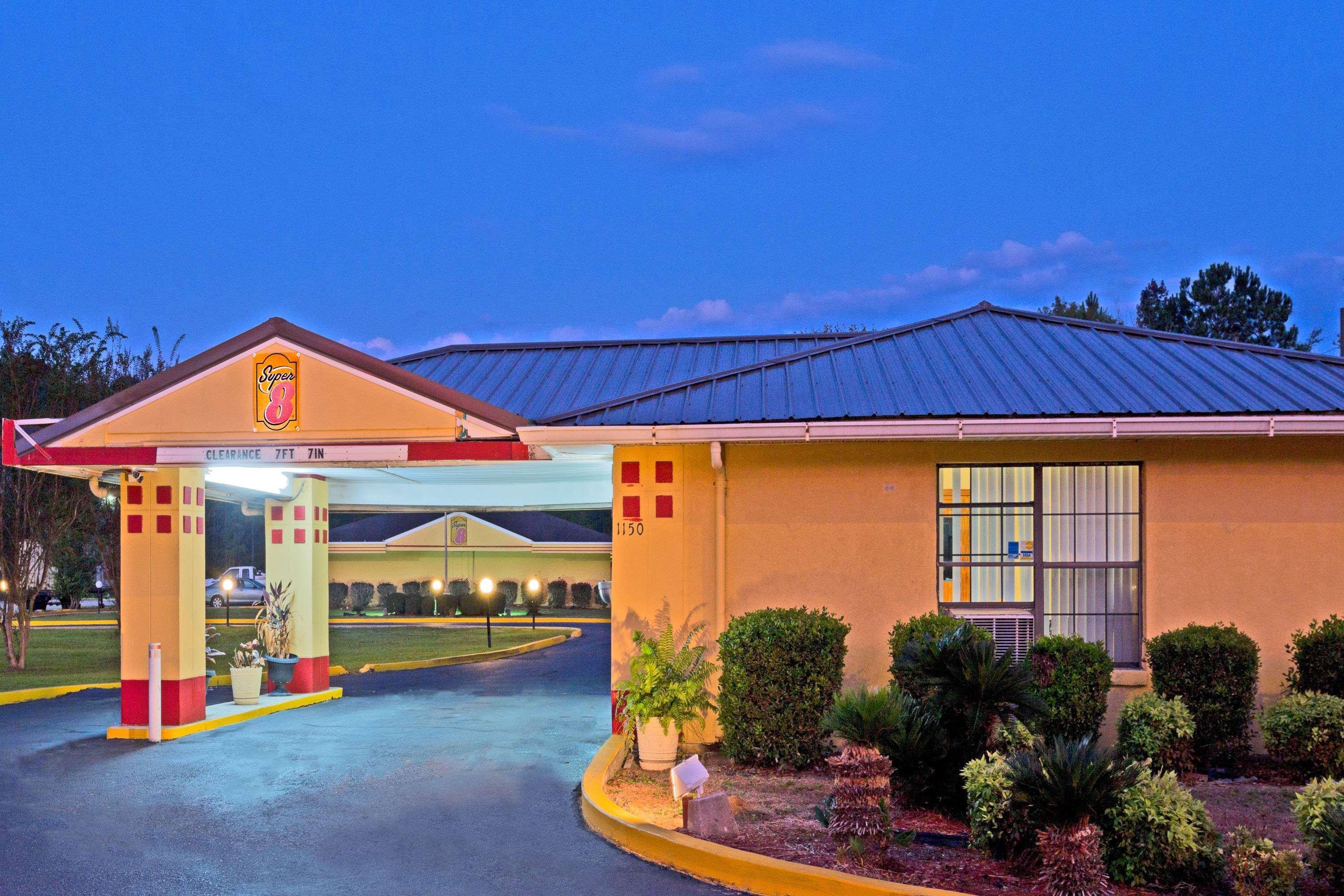 Hotel Super 8 By Wyndham Chipley Esterno foto
