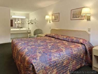 Hotel Super 8 By Wyndham Chipley Esterno foto